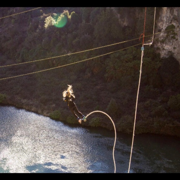 Meet your Posher, Amanda - Picture 1 of 1